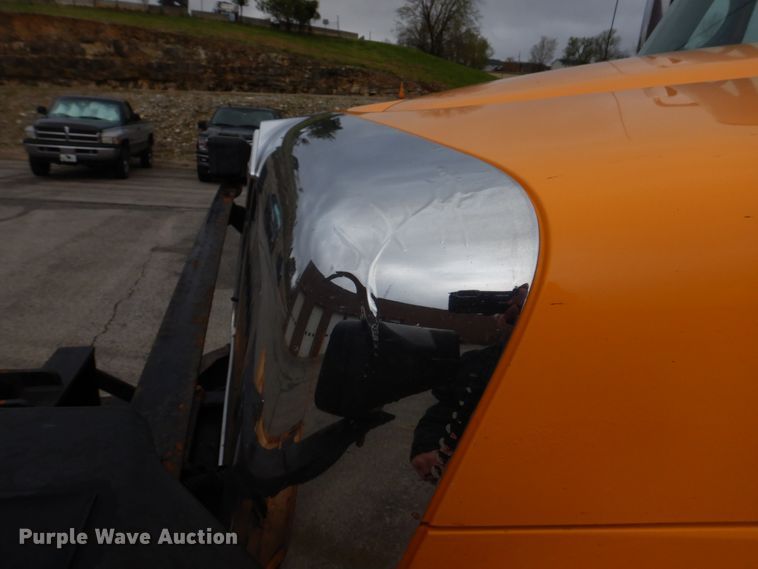 image for item DM7275 2006 International 7400  dump truck