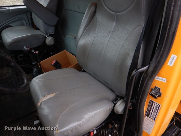 image for item DM7275 2006 International 7400  dump truck