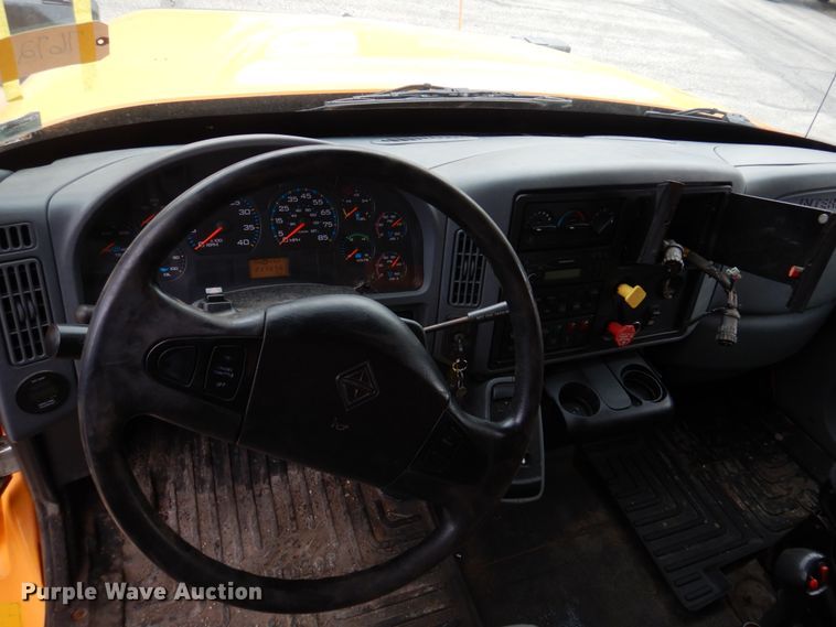 image for item DM7275 2006 International 7400  dump truck