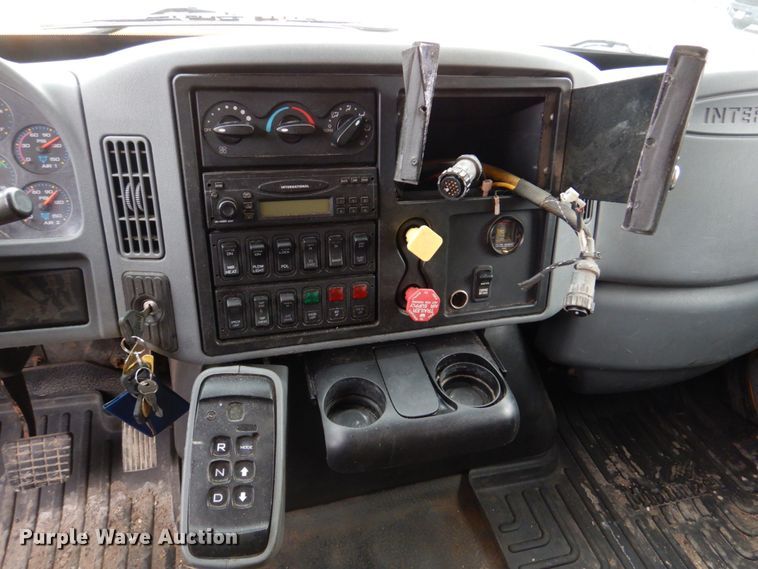 image for item DM7275 2006 International 7400  dump truck