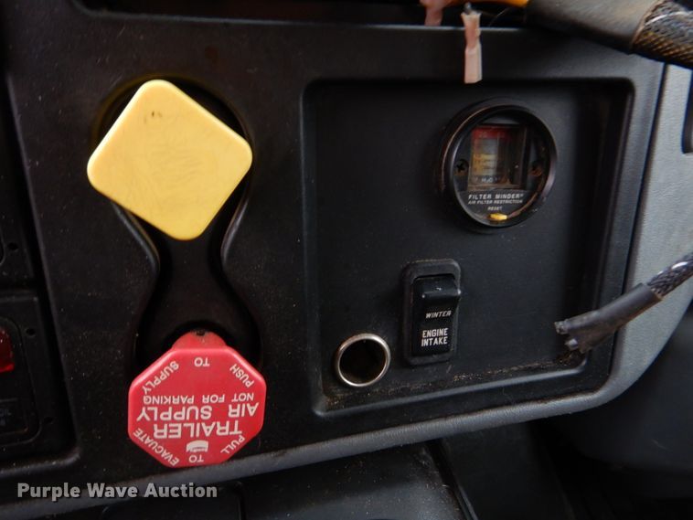 image for item DM7275 2006 International 7400  dump truck