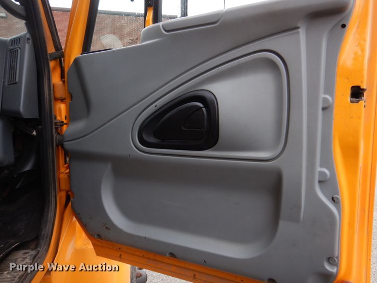 image for item DM7275 2006 International 7400  dump truck