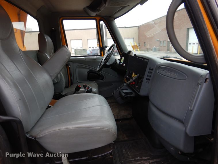 image for item DM7275 2006 International 7400  dump truck