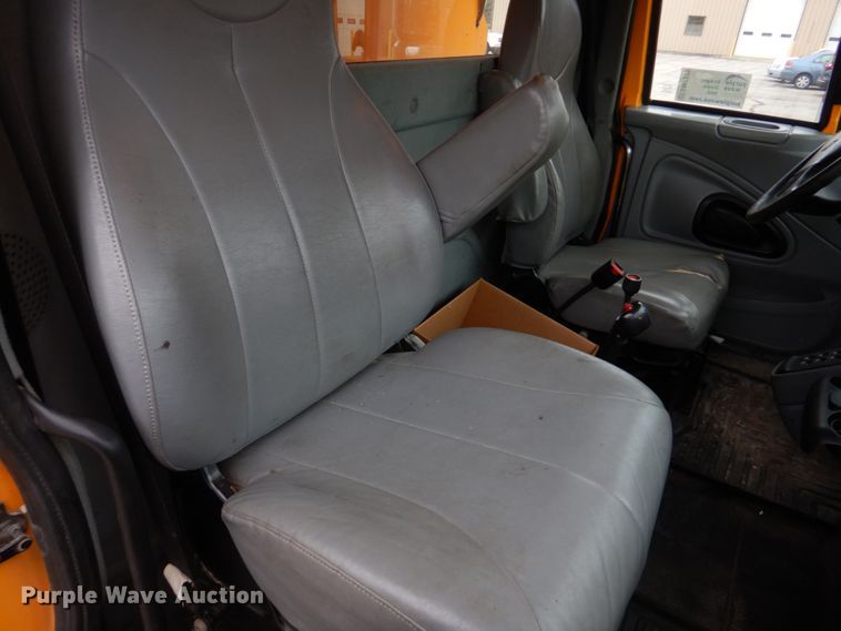 image for item DM7275 2006 International 7400  dump truck