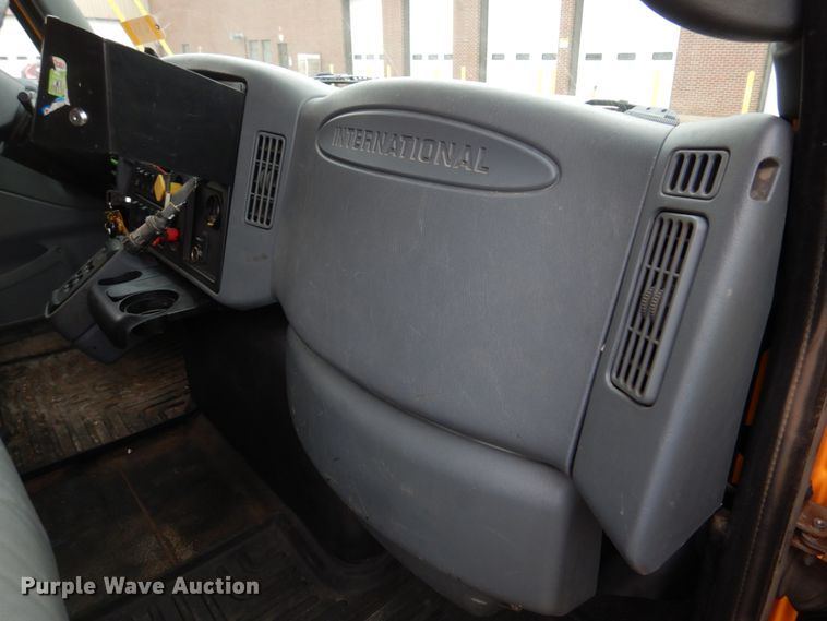 image for item DM7275 2006 International 7400  dump truck