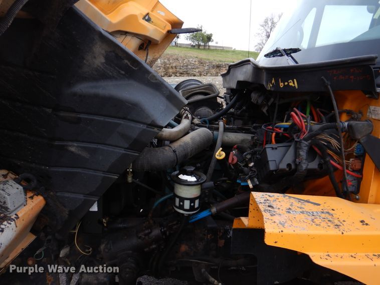 image for item DM7275 2006 International 7400  dump truck