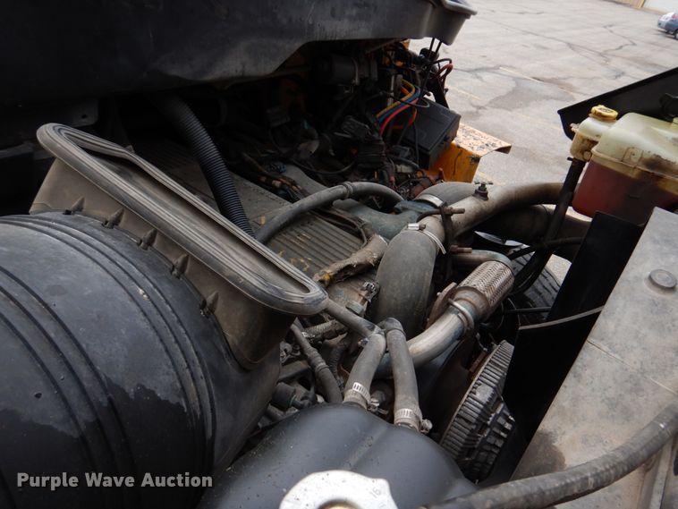 image for item DM7275 2006 International 7400  dump truck