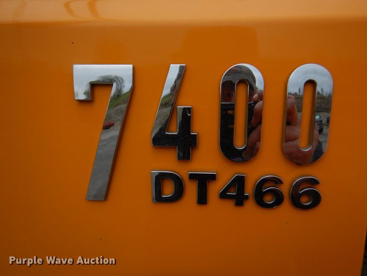 image for item DM7275 2006 International 7400  dump truck