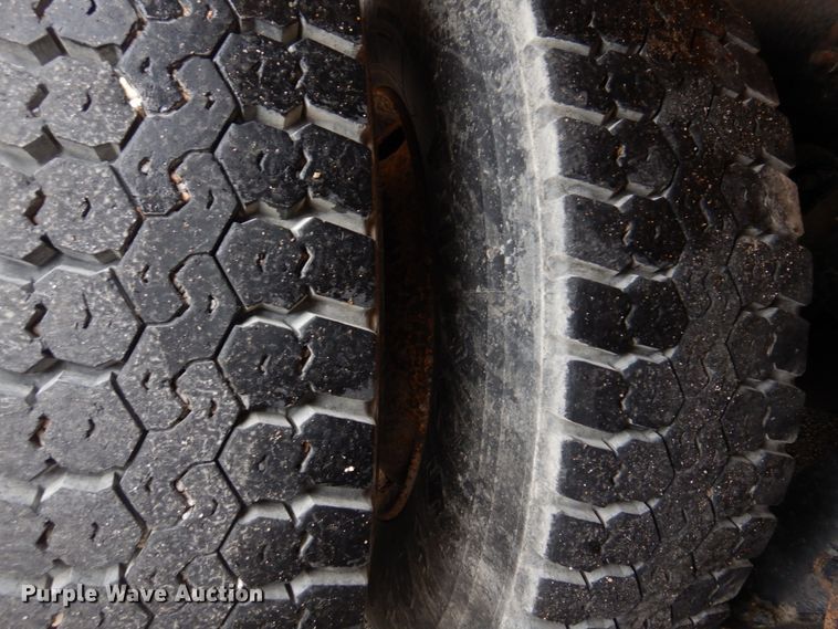 image for item DM7275 2006 International 7400  dump truck