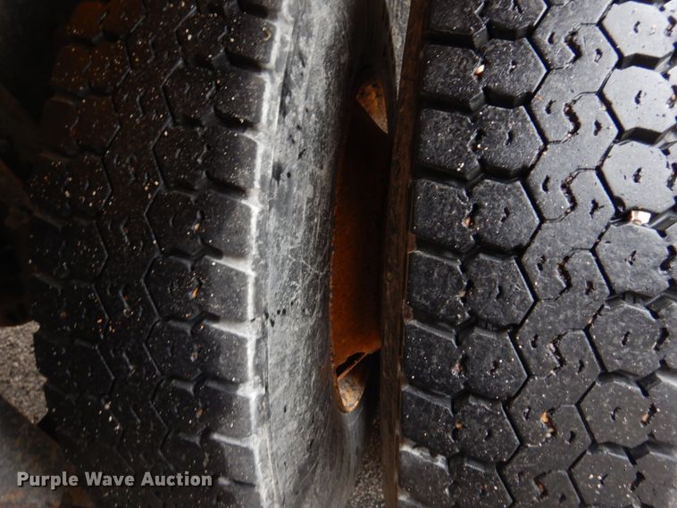 image for item DM7275 2006 International 7400  dump truck