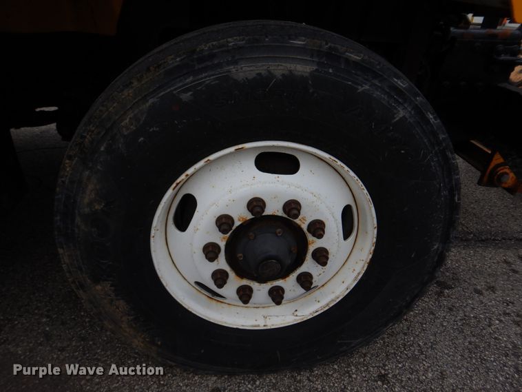 image for item DM7275 2006 International 7400  dump truck