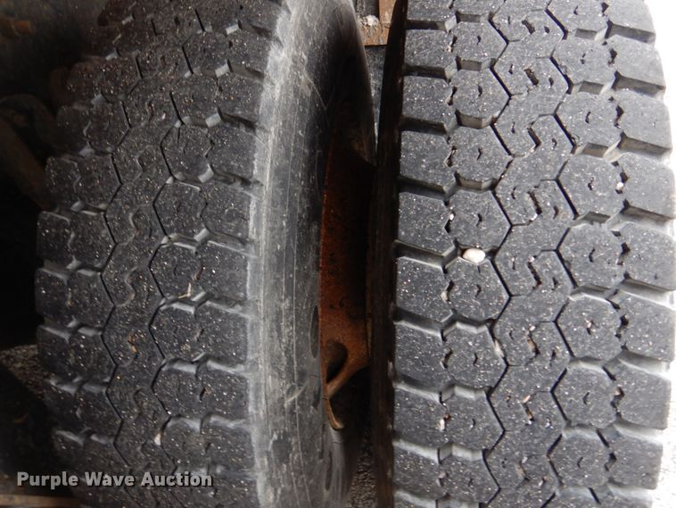 image for item DM7275 2006 International 7400  dump truck