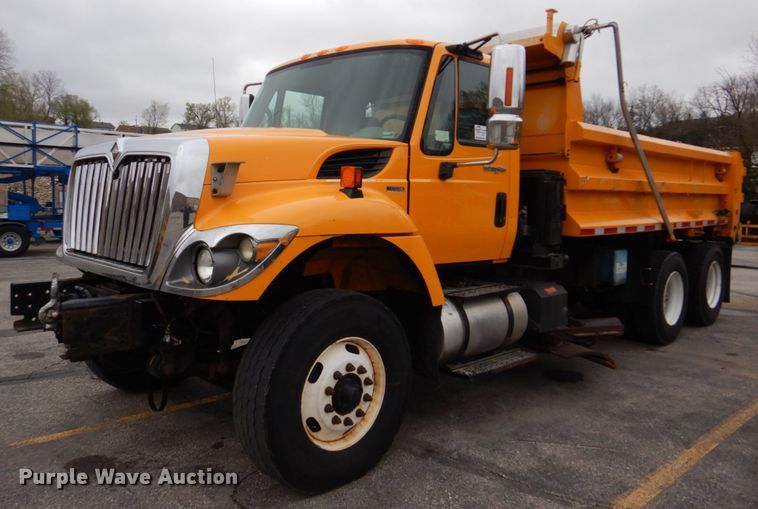 image for item DM7276 2011 International WorkStar 7500  dump truck