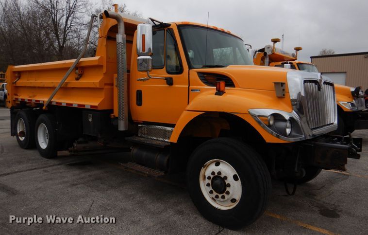 image for item DM7276 2011 International WorkStar 7500  dump truck