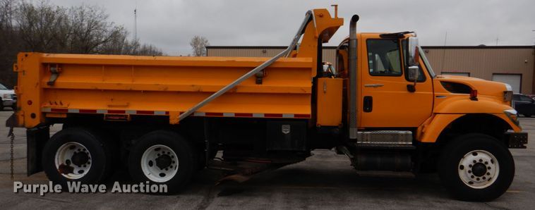 image for item DM7276 2011 International WorkStar 7500  dump truck