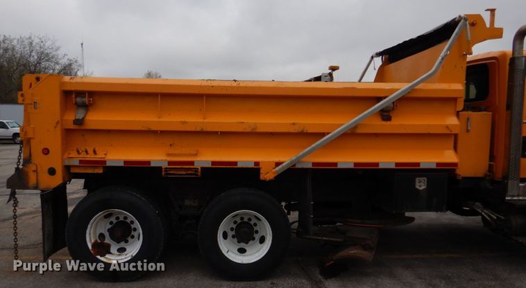 image for item DM7276 2011 International WorkStar 7500  dump truck