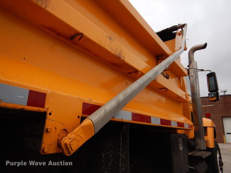 image for item DM7276 2011 International WorkStar 7500  dump truck