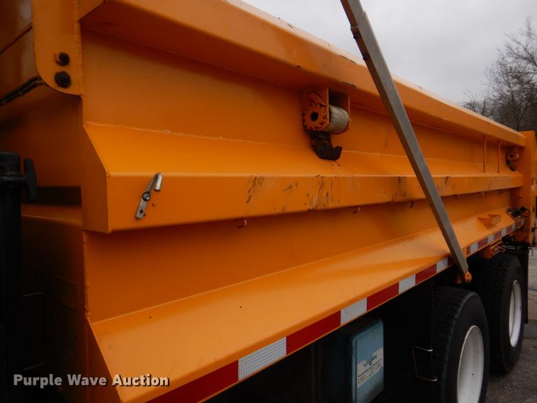 image for item DM7276 2011 International WorkStar 7500  dump truck