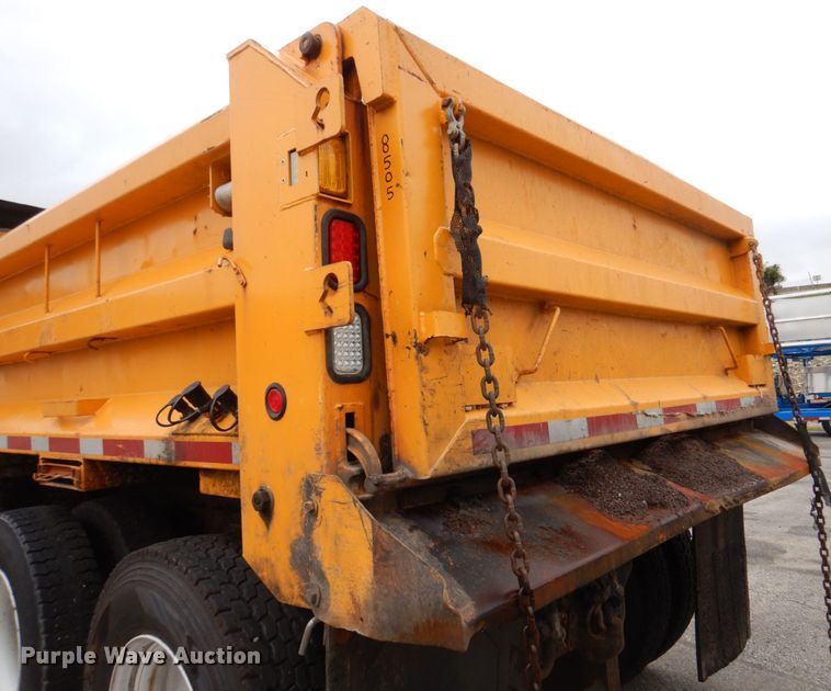 image for item DM7276 2011 International WorkStar 7500  dump truck