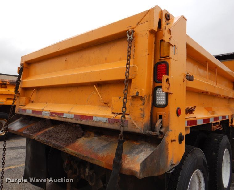 image for item DM7276 2011 International WorkStar 7500  dump truck