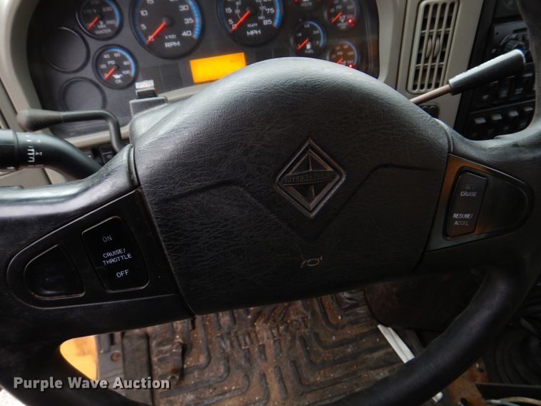 image for item DM7276 2011 International WorkStar 7500  dump truck