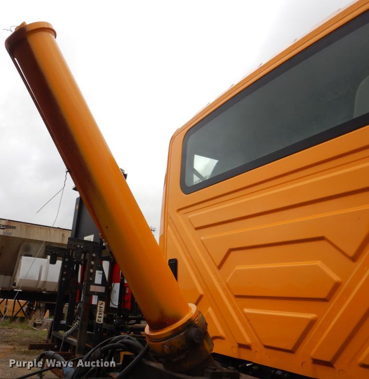 image for item DM7277 2006 International 7500  truck cab and chassis