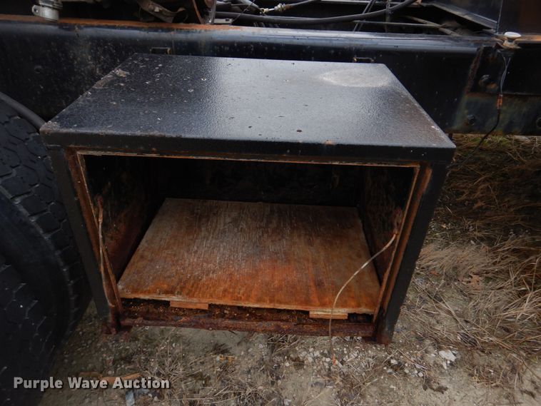 image for item DM7277 2006 International 7500  truck cab and chassis