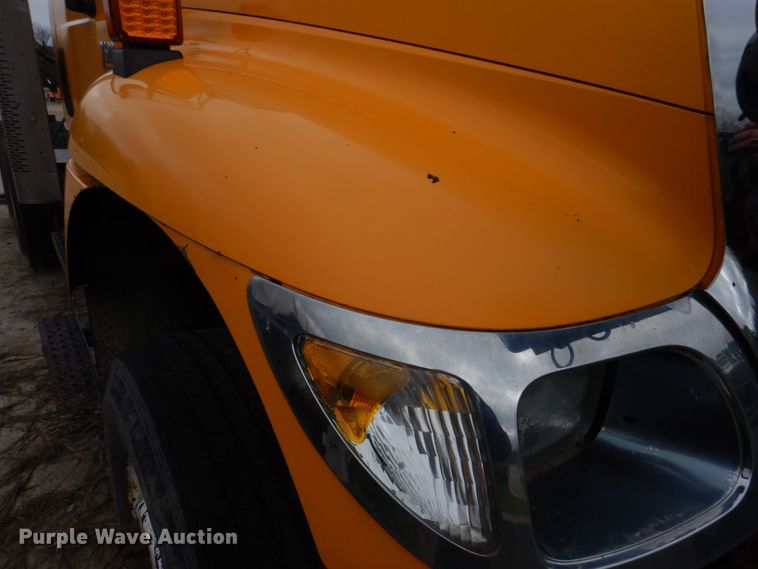 image for item DM7277 2006 International 7500  truck cab and chassis