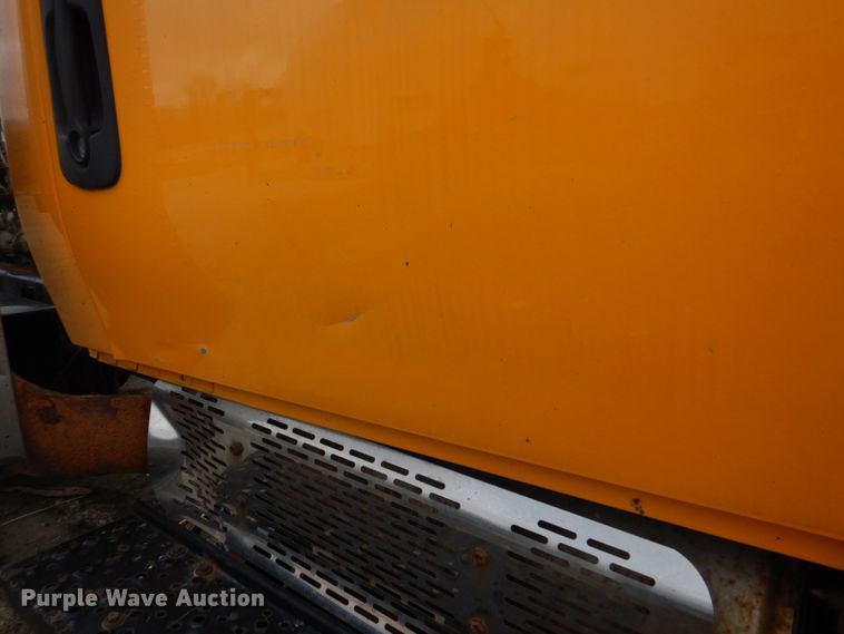 image for item DM7277 2006 International 7500  truck cab and chassis