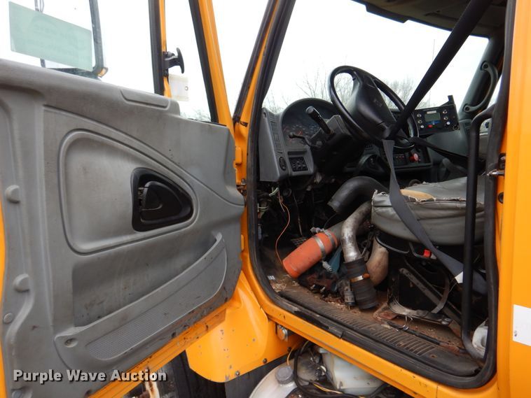 image for item DM7277 2006 International 7500  truck cab and chassis
