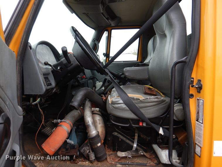 image for item DM7277 2006 International 7500  truck cab and chassis