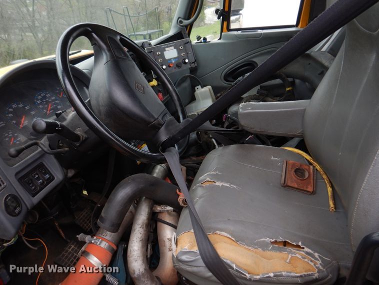 image for item DM7277 2006 International 7500  truck cab and chassis