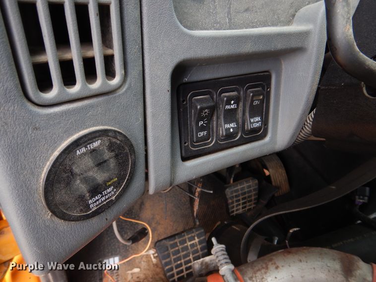 image for item DM7277 2006 International 7500  truck cab and chassis