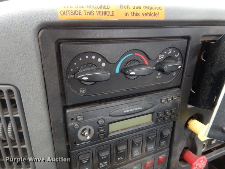 image for item DM7277 2006 International 7500  truck cab and chassis