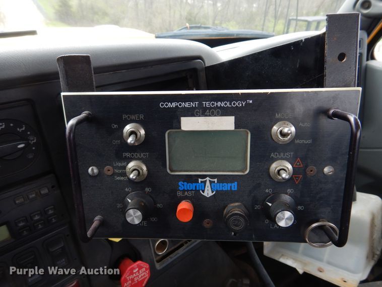 image for item DM7277 2006 International 7500  truck cab and chassis