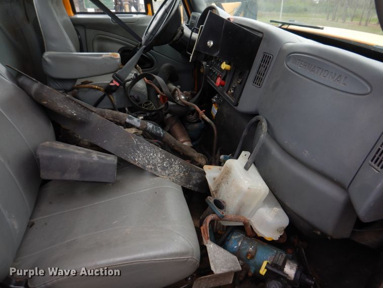 image for item DM7277 2006 International 7500  truck cab and chassis
