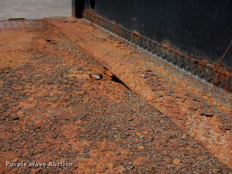 image for item DM7279 2004 International 7400  dump flatbed truck