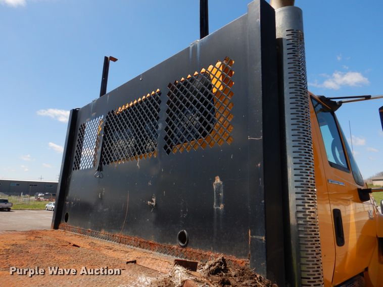 image for item DM7279 2004 International 7400  dump flatbed truck
