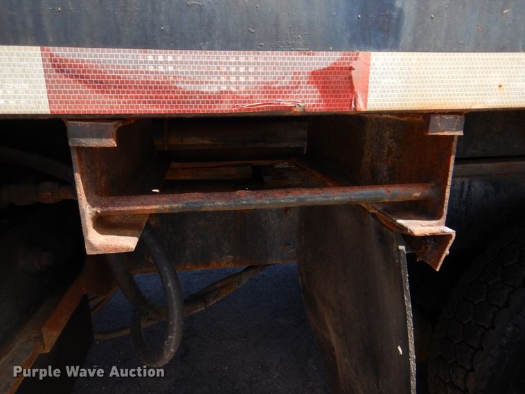 image for item DM7279 2004 International 7400  dump flatbed truck