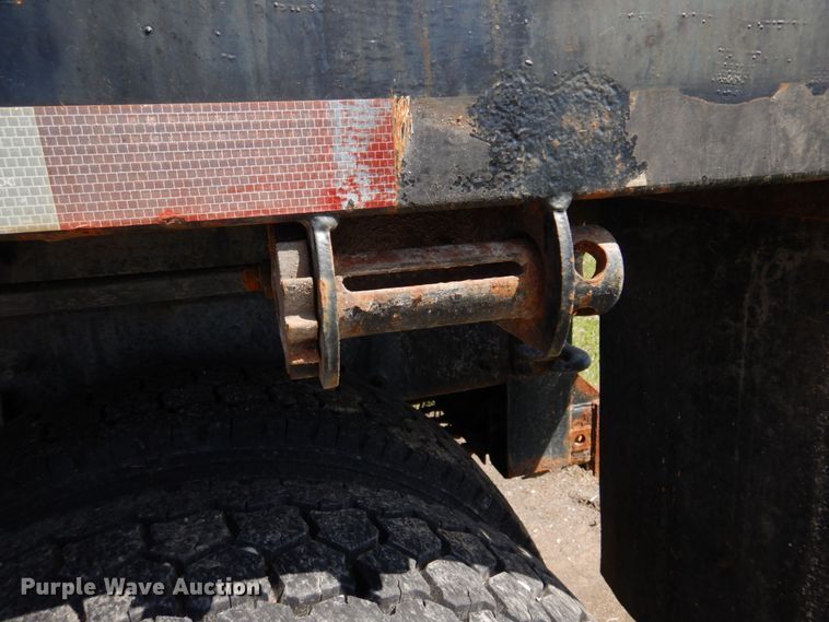 image for item DM7279 2004 International 7400  dump flatbed truck