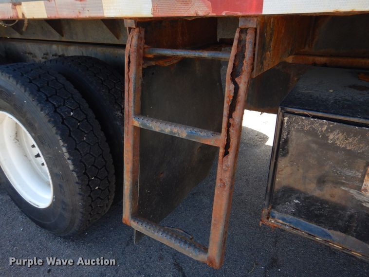 image for item DM7279 2004 International 7400  dump flatbed truck