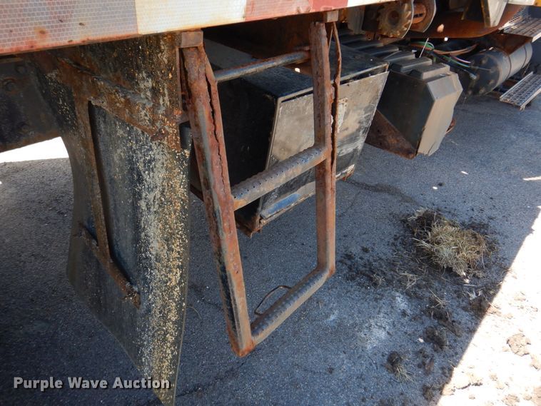 image for item DM7279 2004 International 7400  dump flatbed truck