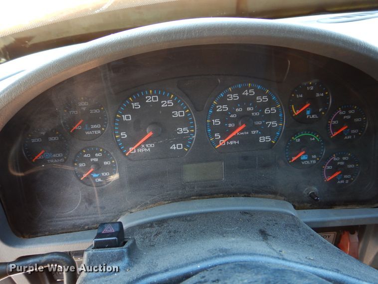 image for item DM7279 2004 International 7400  dump flatbed truck
