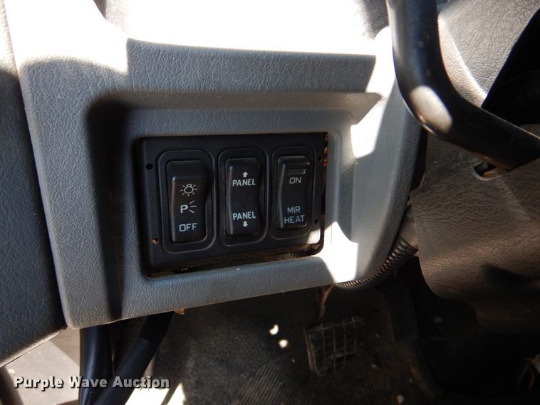 image for item DM7279 2004 International 7400  dump flatbed truck