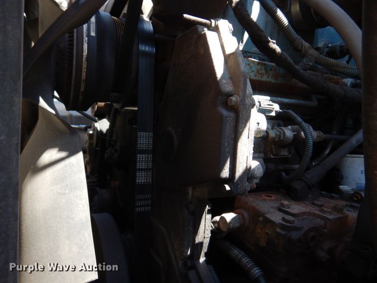 image for item DM7279 2004 International 7400  dump flatbed truck