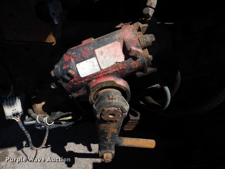 image for item DM7279 2004 International 7400  dump flatbed truck