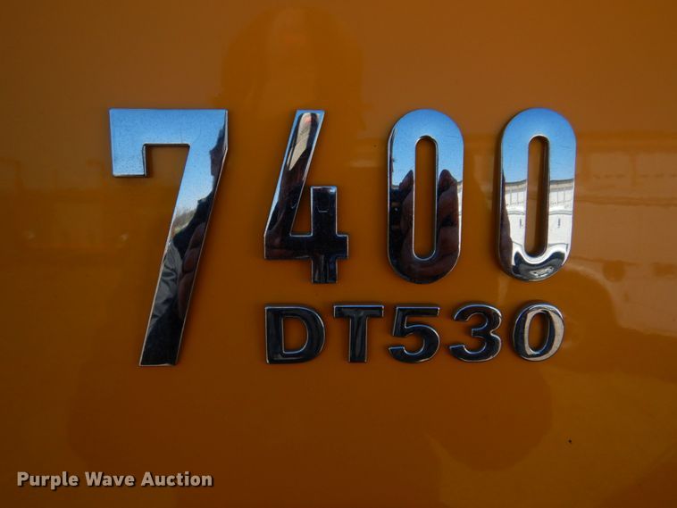 image for item DM7279 2004 International 7400  dump flatbed truck