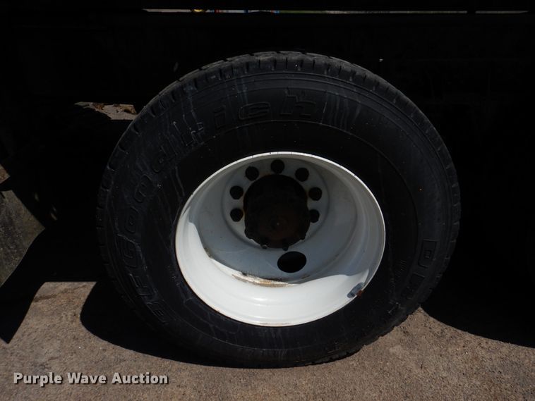image for item DM7279 2004 International 7400  dump flatbed truck