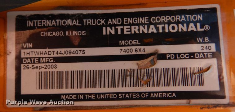 image for item DM7279 2004 International 7400  dump flatbed truck