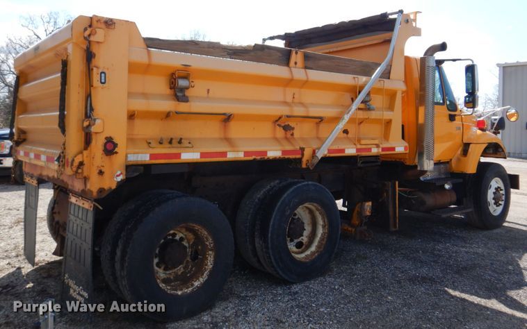 image for item DM7280 2006 International 7400  dump truck